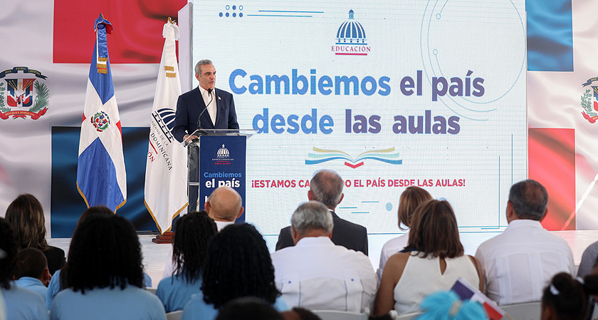 Presidente Abinader llama a sectores de la sociedad a trabajar en un Pacto por la Calidad de la Educación