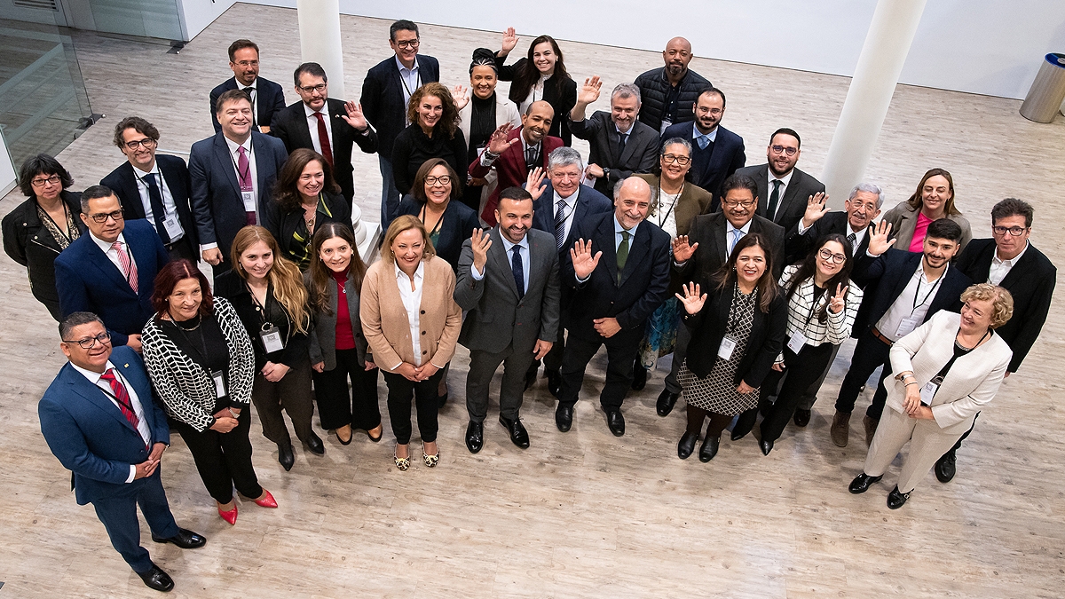 ENCUENTRO IBEROAMERICANO. DEMOCRACIA, PACTOS Y CONSENSOS, VÍAS PARA LA RECUPERACIÓN