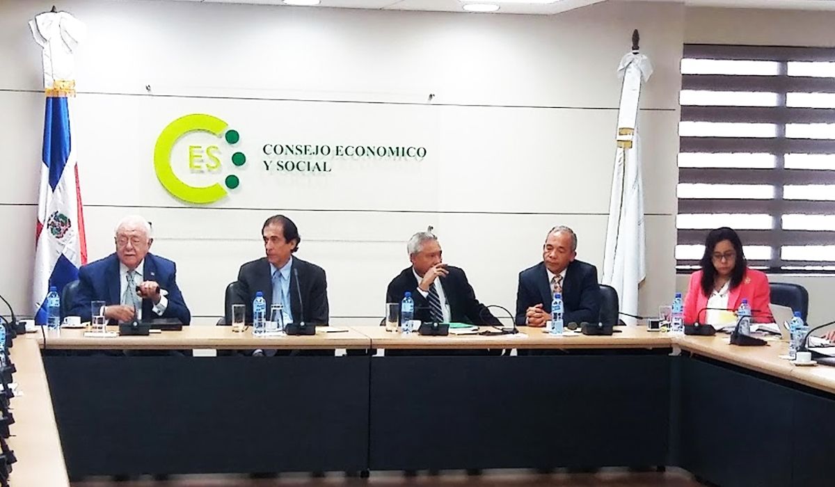 Nota de Prensa: PACTO NACIONAL PARA LA REFORMA DEL SECTOR ELÉCTRICO. APLAZAMIENTO DE LAS REUNIONES DE ASAMBLEA PLENARIA PARA REINICIAR EL JUEVES 31 DE AGOSTO DE 2017