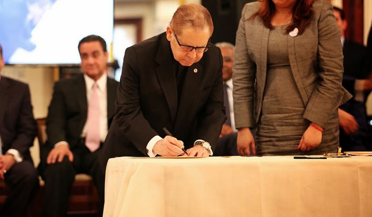 Firman en el Palacio Nacional, Pacto Nacional por la Educación - 1 de abril de 2014