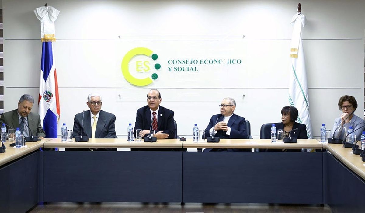 Pleno JCE realiza demostración de Voto Automatizado al Consejo Económico y Social