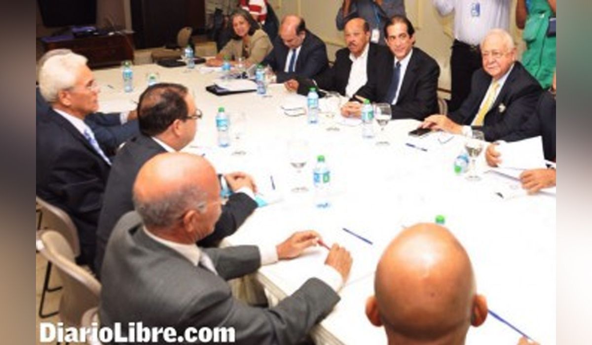 Aumento de sueldos y pacto eléctrico, dos temas de enero (Diario Libre)