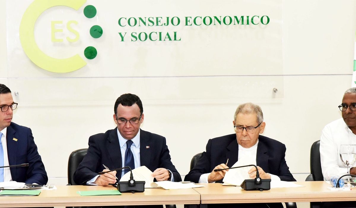 VIDEO: Firma Acuerdo Marco de Cooperación Interinstitucional CES - MINERD