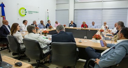 Comisión Ejecutiva del CES se reúne con representantes del Gobierno y de expresidentes
