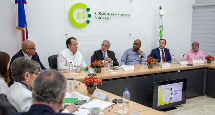 Comisión Ejecutiva del CES se reúne con representantes del Gobierno y de expresidentes