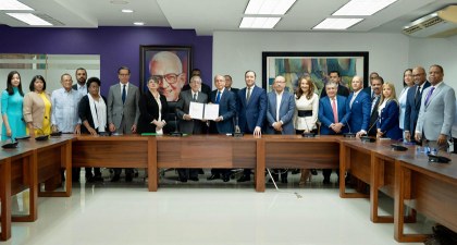 Nota de Prensa: DIÁLOGO SOBRE LA CRISIS HAITIANA  El CES entrega Informe Final al expresidente Medina